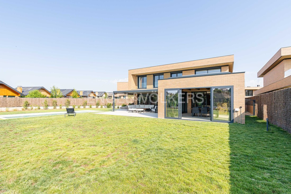 House in Las Rozas de Madrid, Comunidad de Madrid, Spain 2 - 15753212