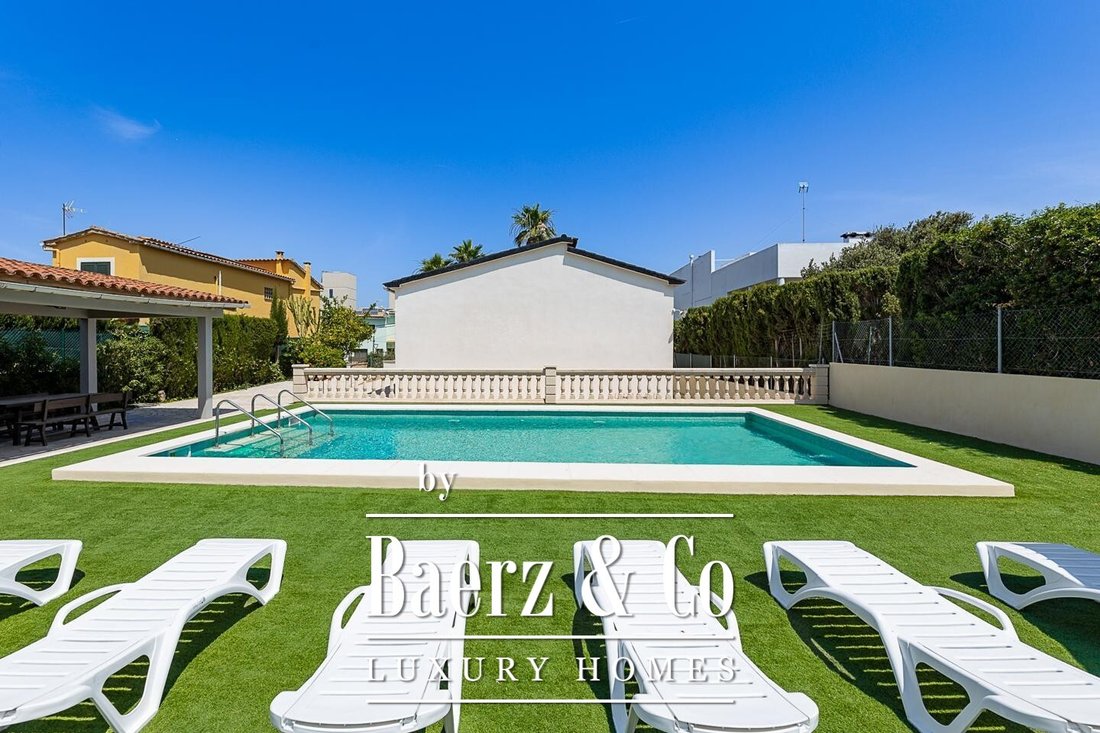 Villa in Playa de Palma, Palma, Balearic Islands 1 - 15909947