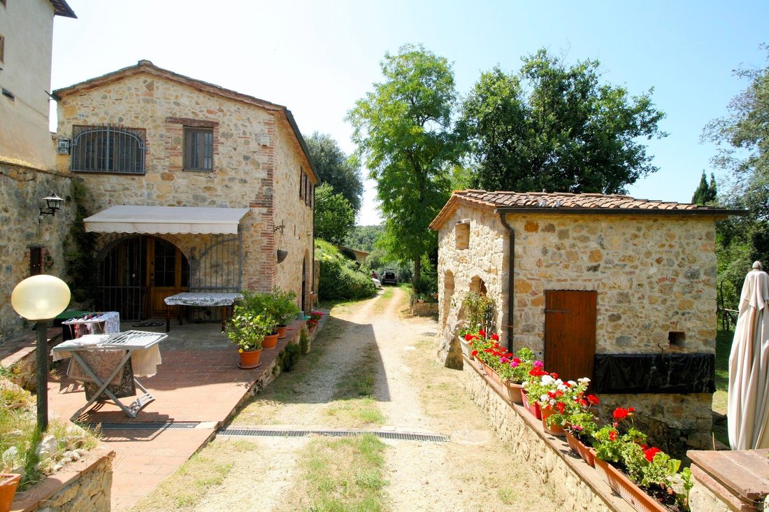 Country House in Historic Center, Siena, Tuscany 1 - 15908587