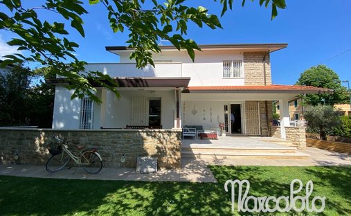 Villa in Center, Forte dei Marmi, Tuscany 1
