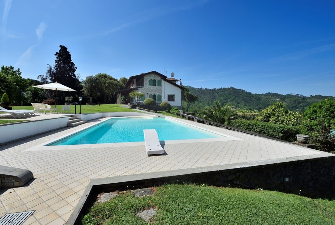 Villa in Camaiore, Tuscany, Italy 1 - 15907976