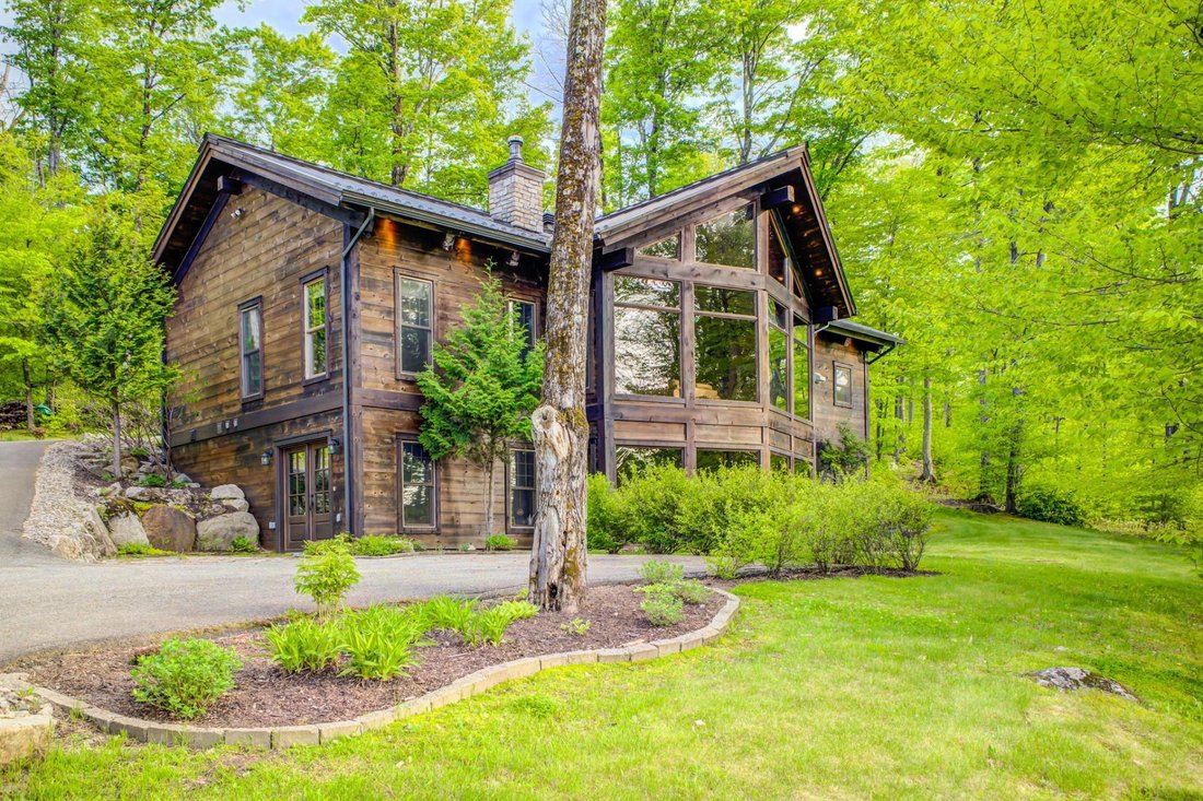 House in Mont-Tremblant, Quebec, Canada 1 - 15779102