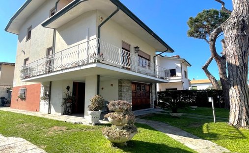 Villa a Camaiore, Toscana, Italia 1
