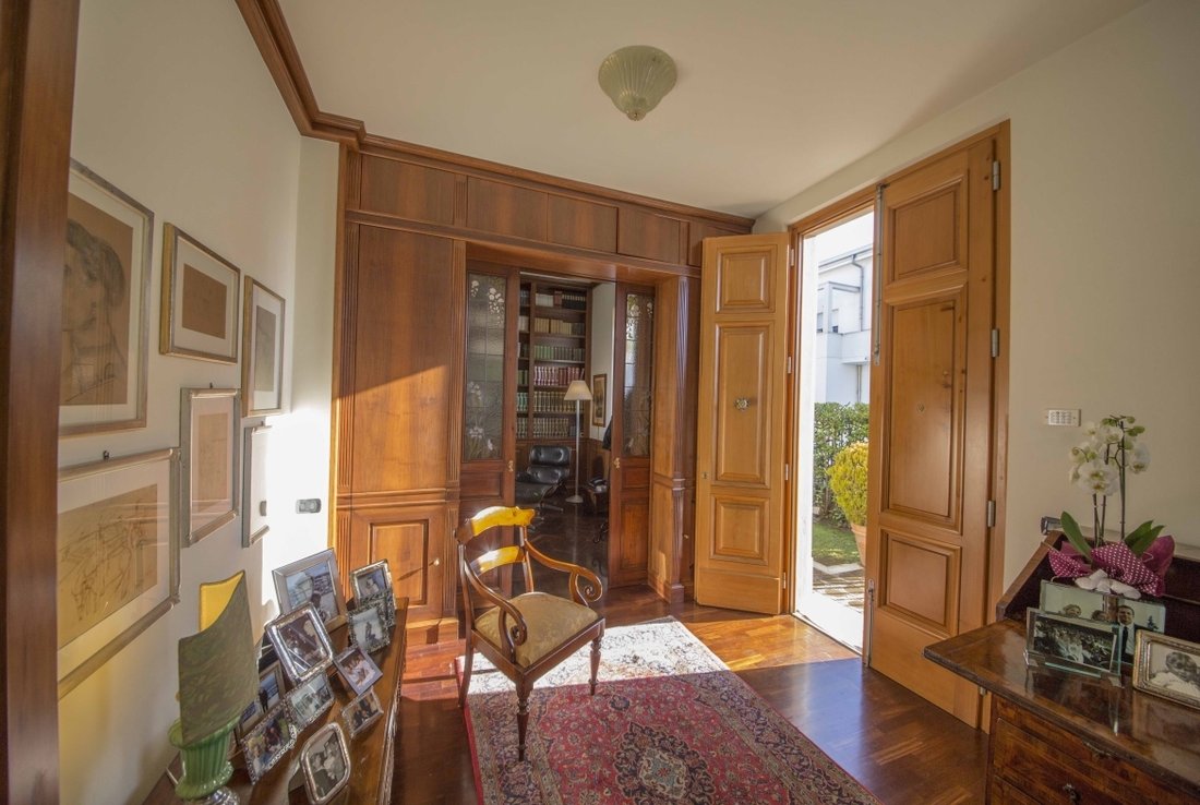 Villa in Lido di Camaiore, Camaiore, Tuscany 2 - 15907941