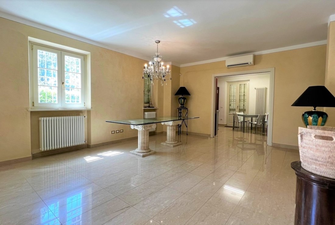 Villa in Camaiore, Tuscany, Italy 2 - 15907792