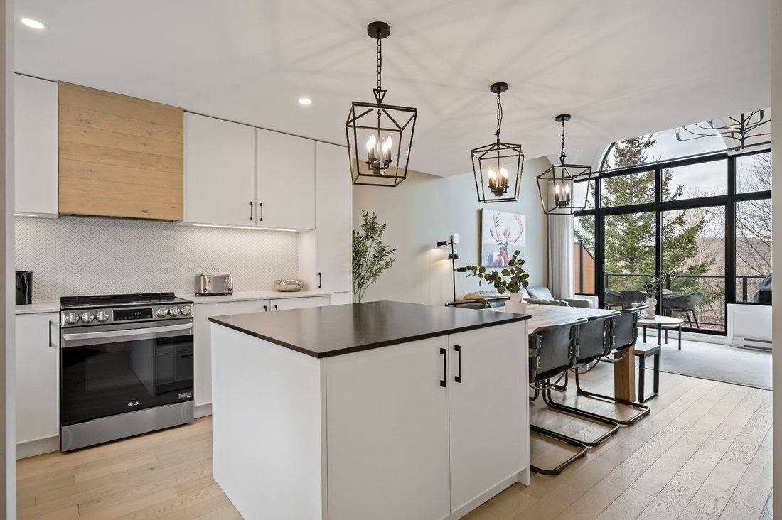 Condo in Mont-Tremblant, Quebec, Canada 3 - 15553551