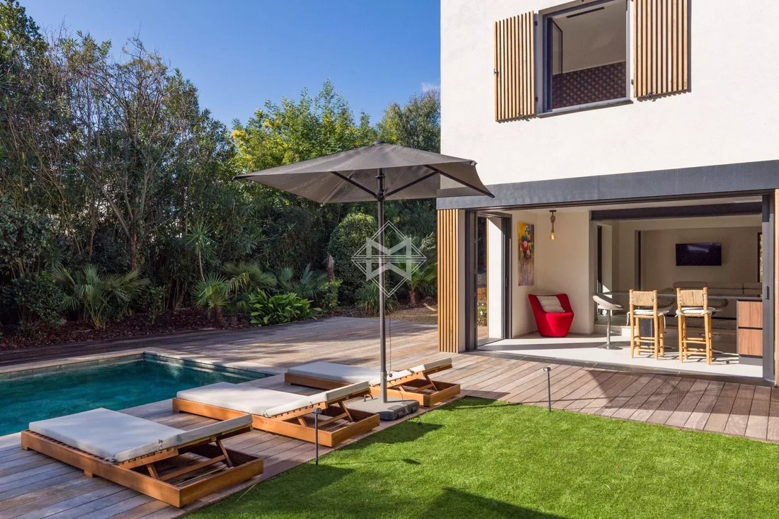 Villa in La Croix-Valmer, Provence-Alpes-Côte d'Azur, France 5 - 15909593