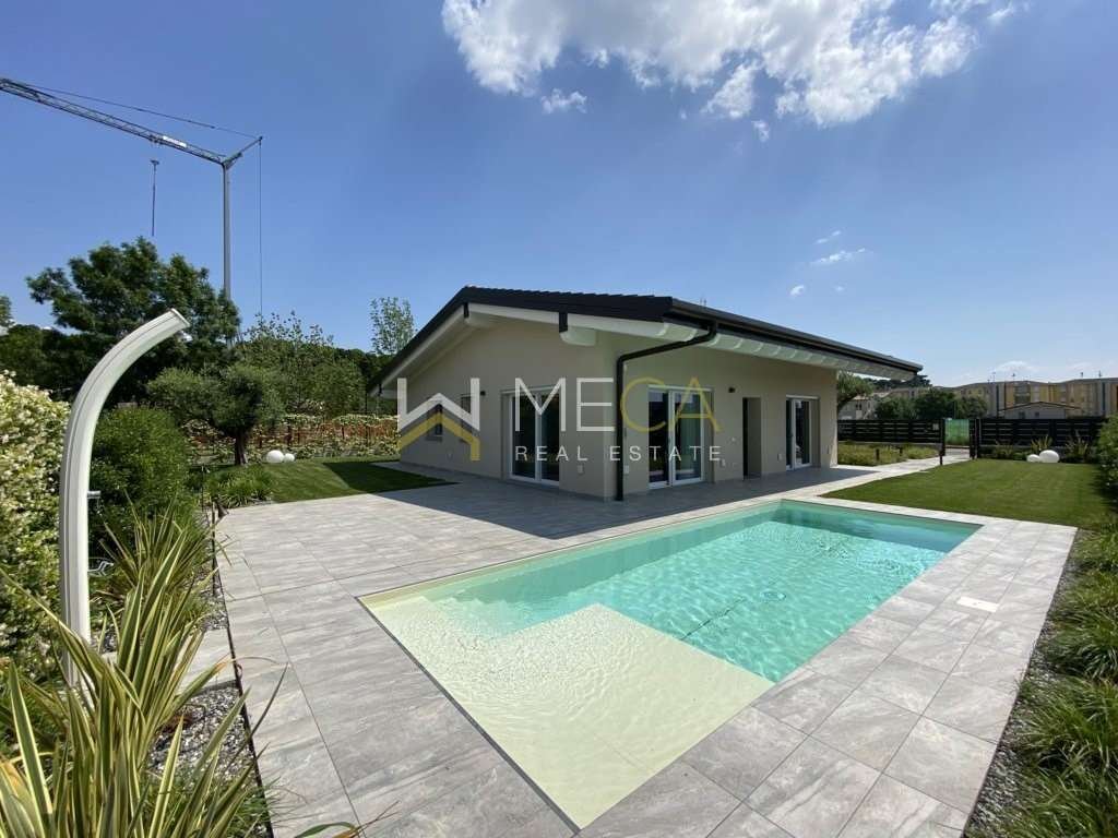 Villa in Soiano del Lago, Lombardy, Italy 1 - 15909168