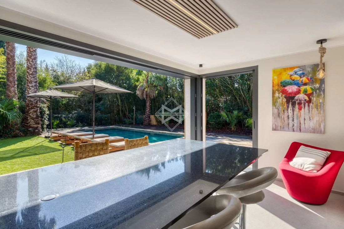 Villa in La Croix-Valmer, Provence-Alpes-Côte d'Azur, France 4 - 15909593