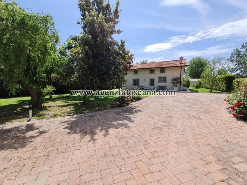 Villa in Center, Forte dei Marmi, Tuscany 2 - 15908023