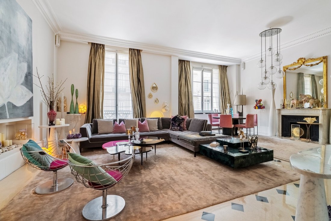Apartment in Triangle d'Or, Paris 8e Arrondissement, Paris 2 - 15908184