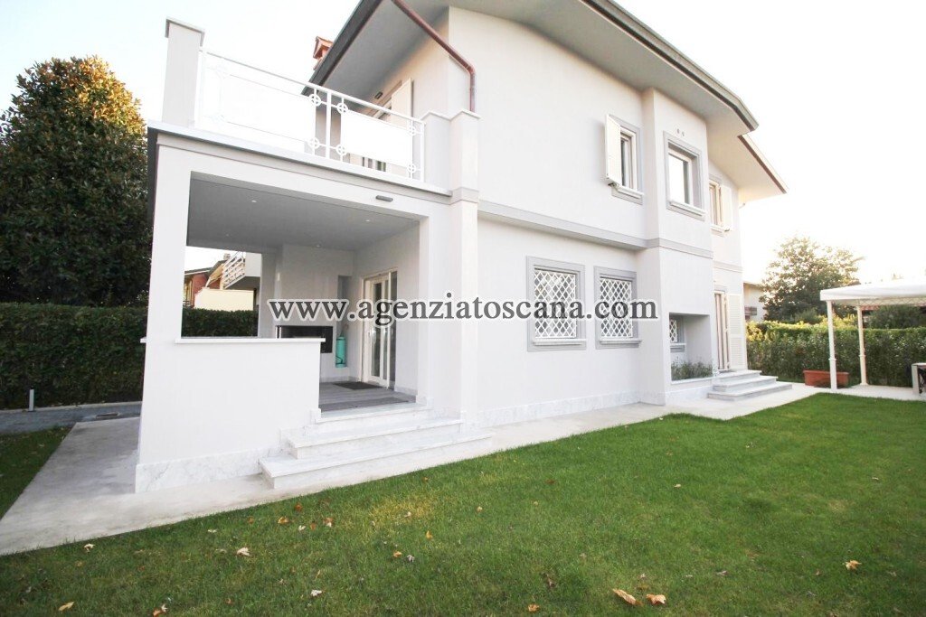 Villa in Center, Forte dei Marmi, Tuscany 1 - 15908398