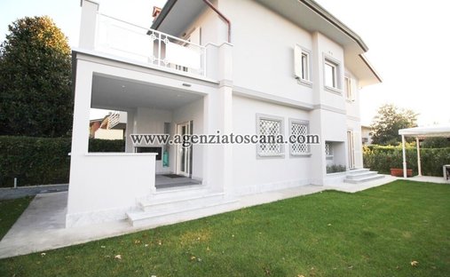 Villa in Center, Forte dei Marmi, Tuscany 1