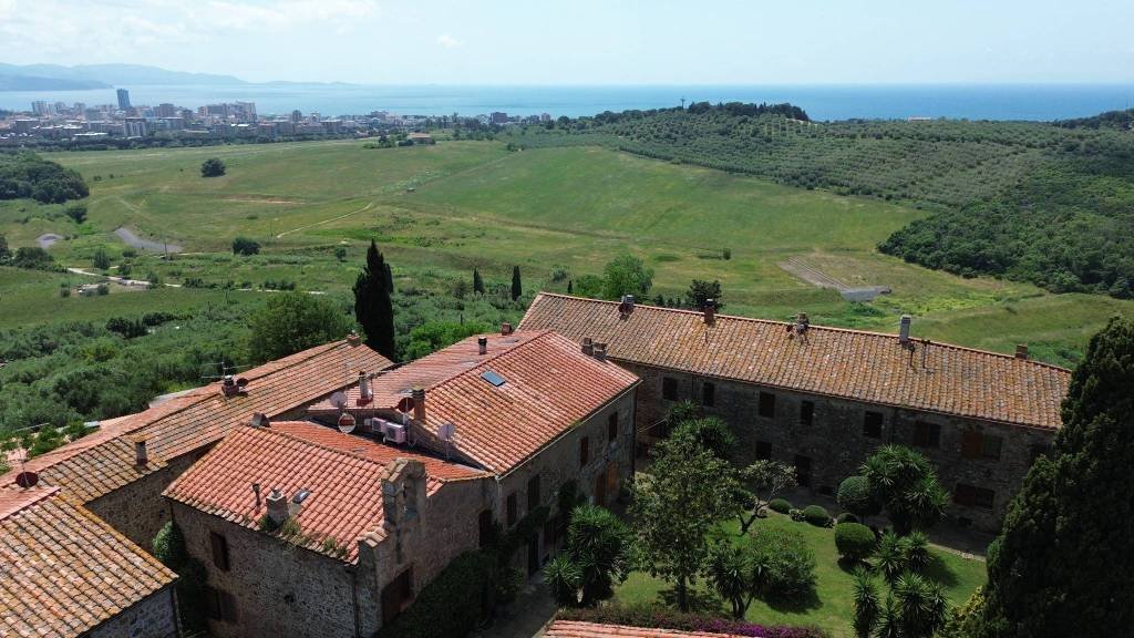 Villa in Center, Follonica, Tuscany 3 - 15908326