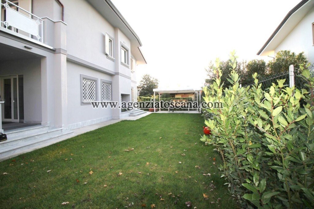 Villa in Center, Forte dei Marmi, Tuscany 3 - 15908398
