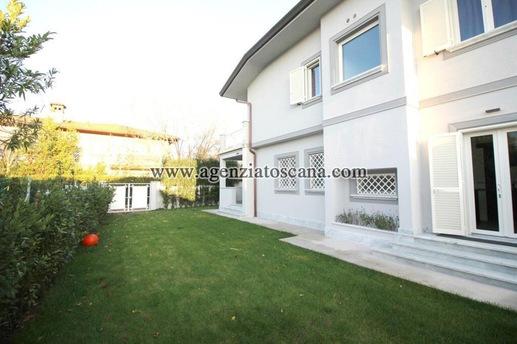 Villa in Center, Forte dei Marmi, Tuscany 2 - 15908398