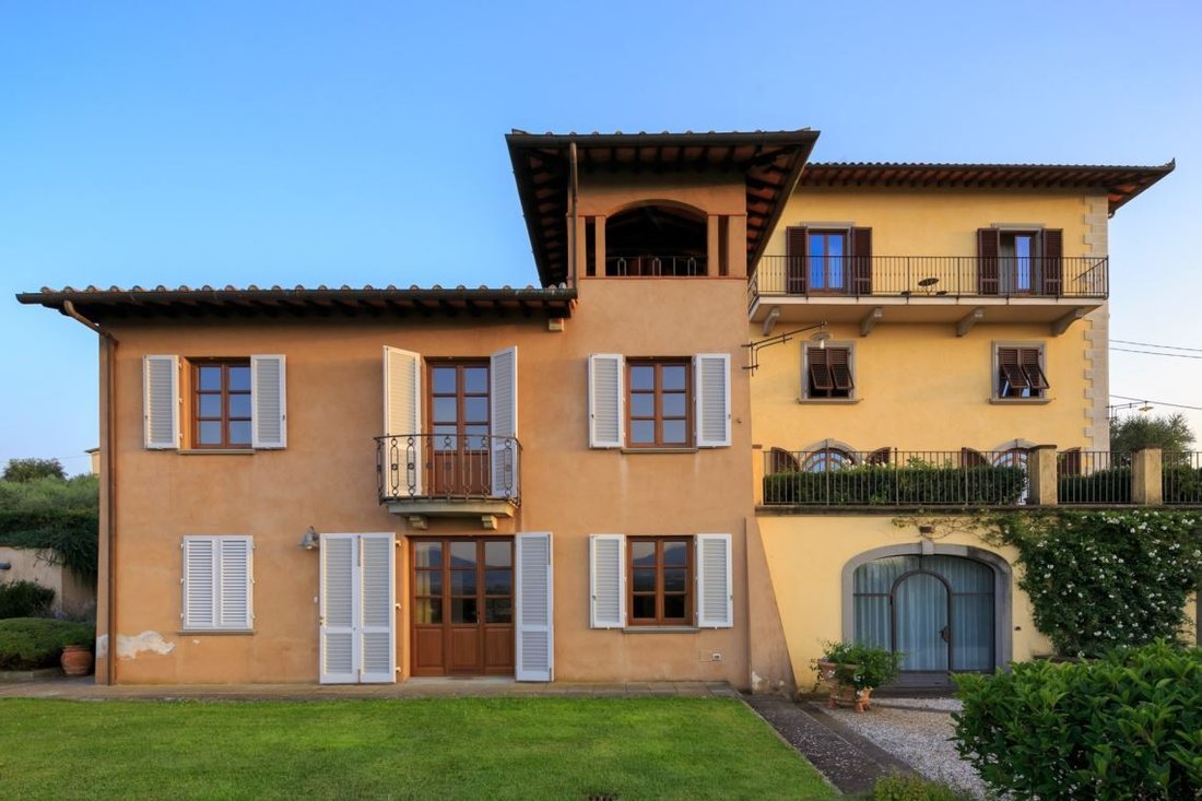 Villa in Center, Lastra a Signa, Tuscany 1 - 15908166