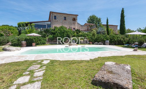 Castle for Sale in Serre di Rapolano, Tuscany, Italy