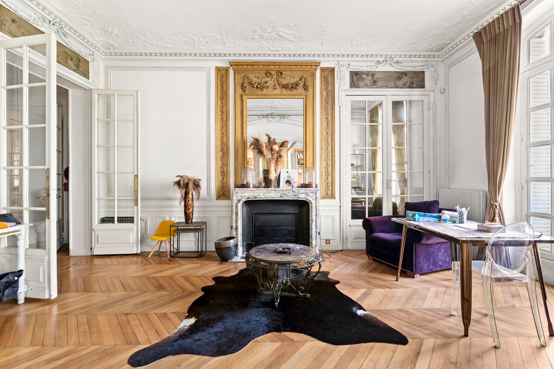 Apartment in Triangle d'Or, Paris 8e Arrondissement, Paris 4 - 15908240