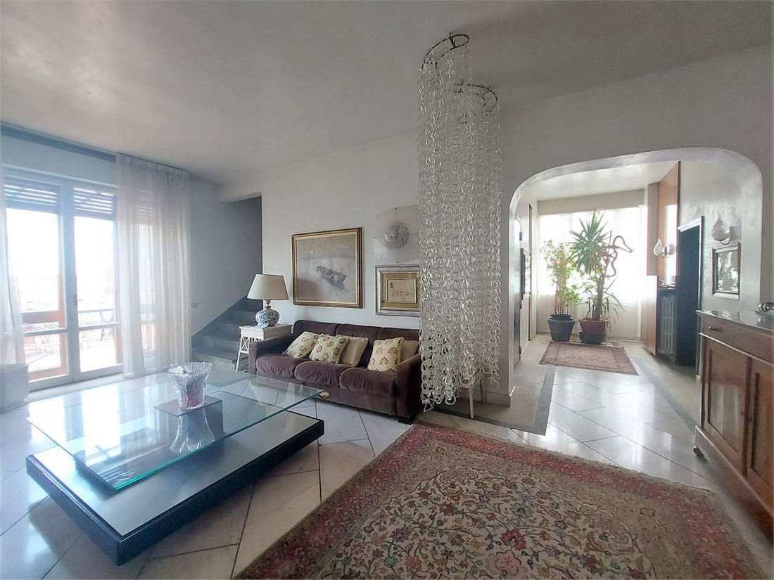 Penthouse in Zarini - Repubblica, Prato, Tuscany 1 - 15908097