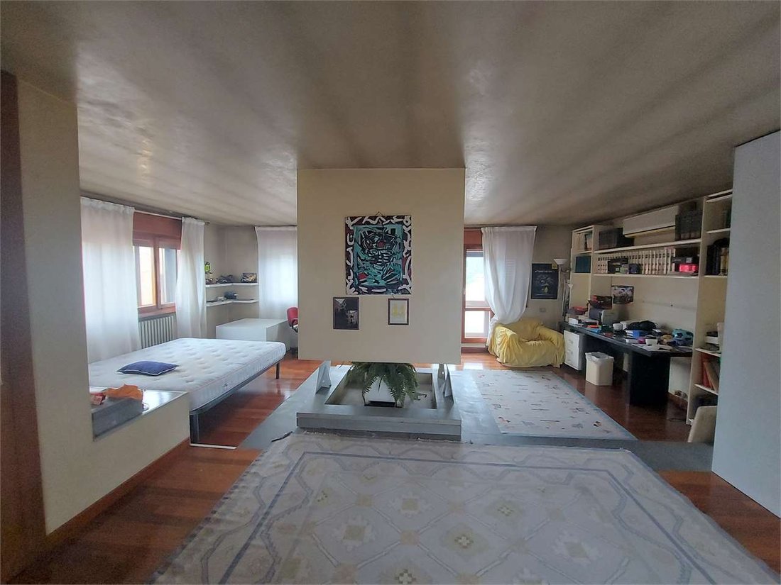 Penthouse in Zarini - Repubblica, Prato, Tuscany 4 - 15908097