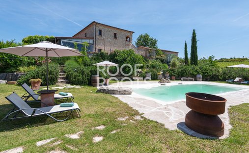 Castle for Sale in Serre di Rapolano, Tuscany, Italy