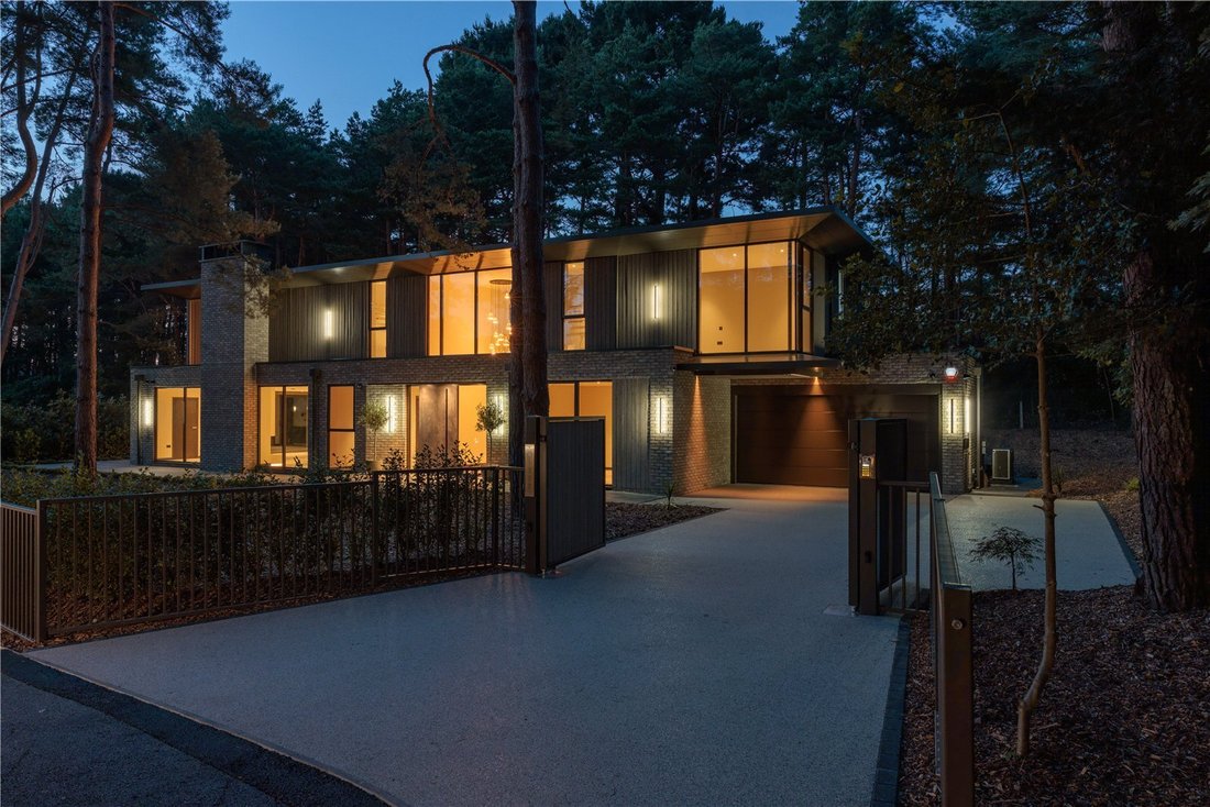 House in Sandbanks, Poole, England 1 - 15906588