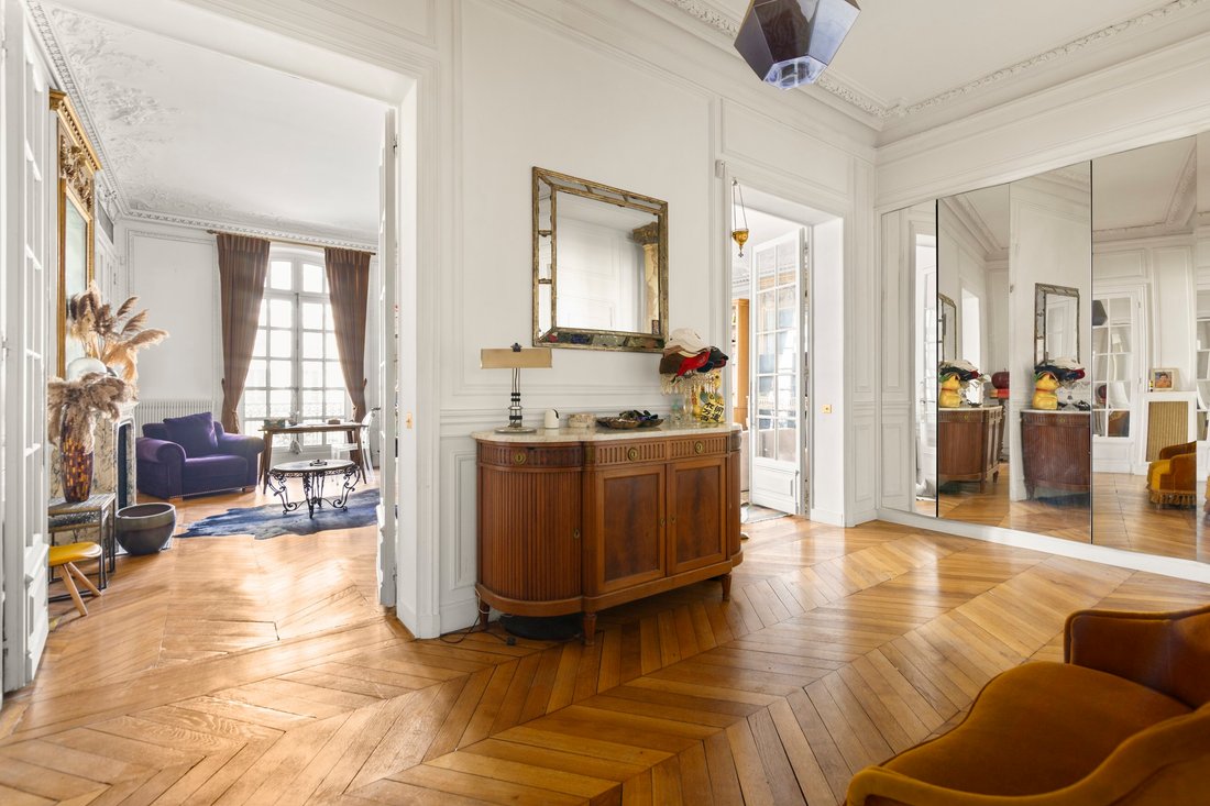 Apartment in Triangle d'Or, Paris 8e Arrondissement, Paris 5 - 15908240