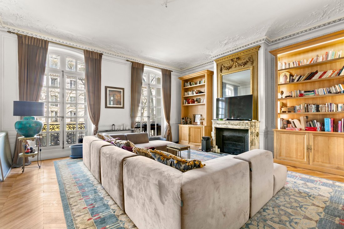 Apartment in Triangle d'Or, Paris 8e Arrondissement, Paris 1 - 15908240