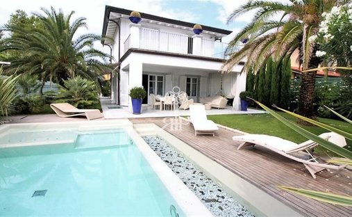 Villa in Center, Forte dei Marmi, Tuscany 1