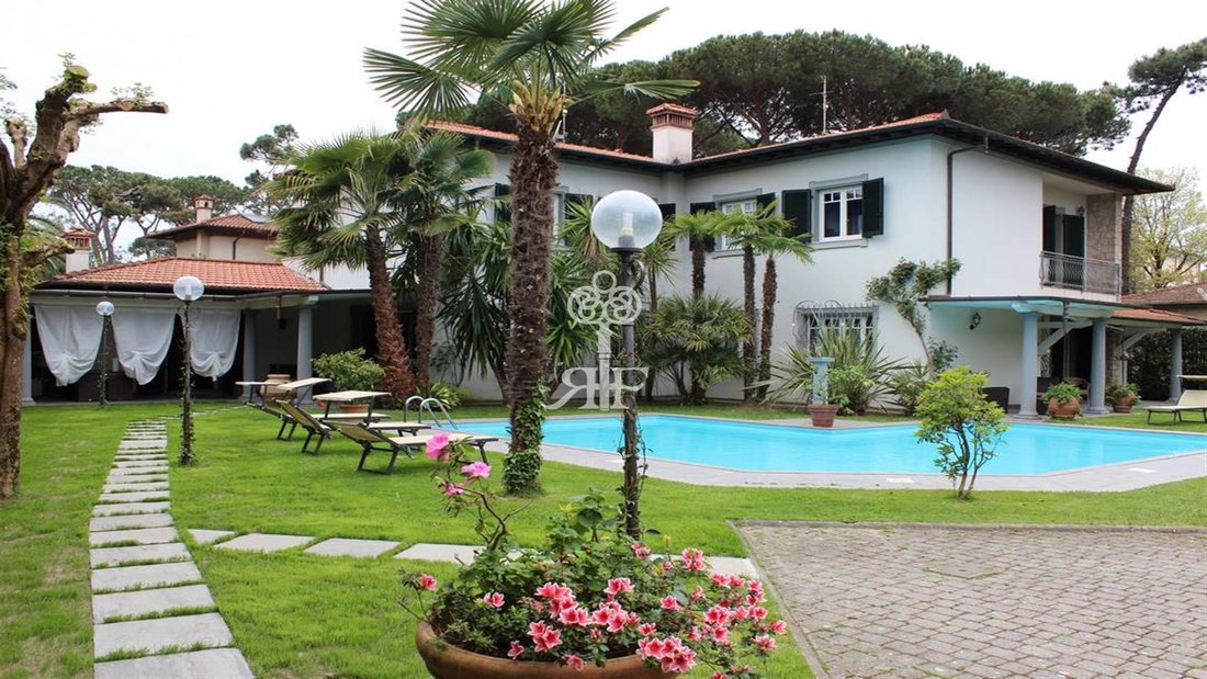 Villa in Center, Forte dei Marmi, Tuscany 2 - 15908088