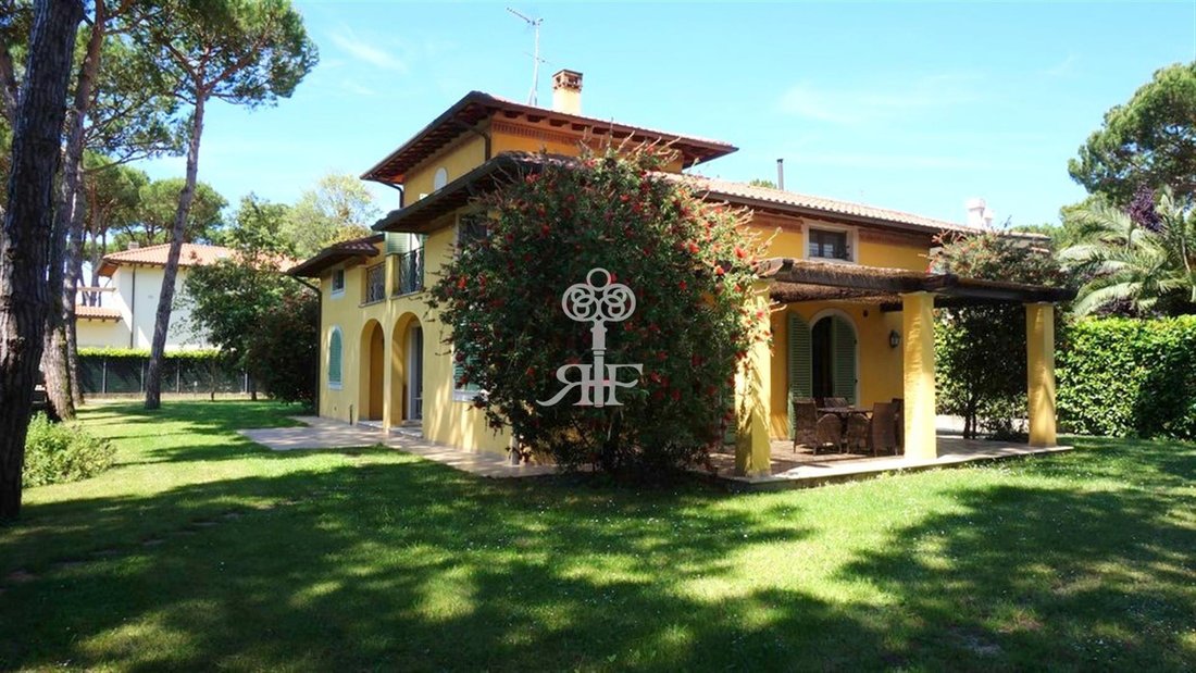 Villa in Center, Forte dei Marmi, Tuscany 2 - 15908377