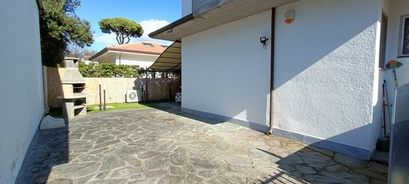 House in Pietrasanta, Tuscany, Italy 2 - 15907895