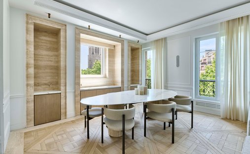 Apartment in Saint Philippe du Roule, Paris 8e Arrondissement, Paris 1