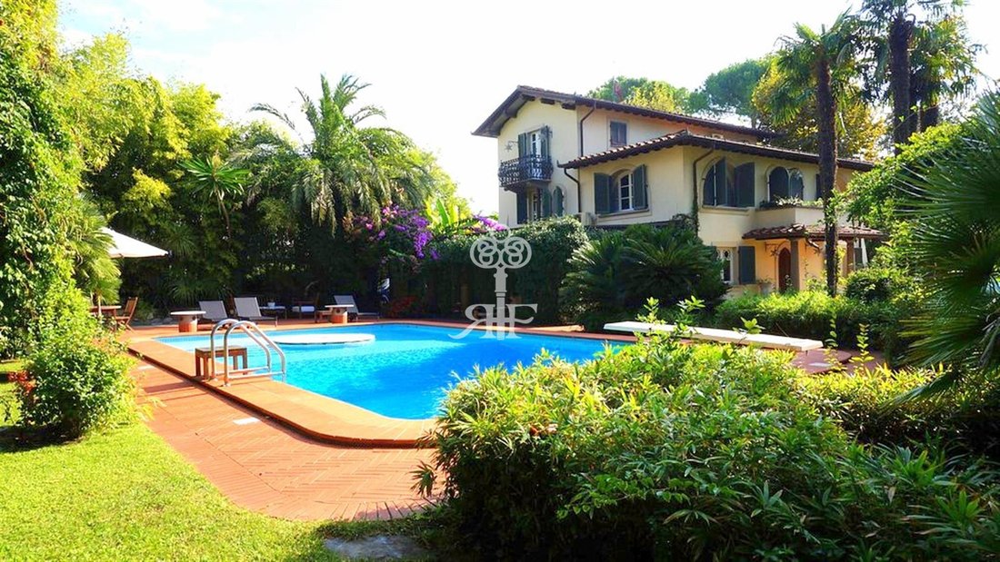 Villa in Center, Forte dei Marmi, Tuscany 1 - 15907898