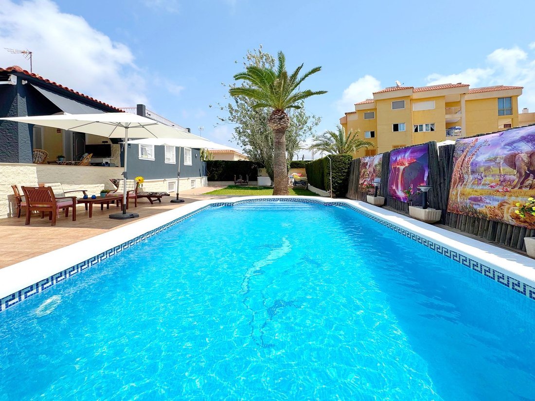 Villa in Torrevieja, Valencian Community, Spain 3 - 15908979