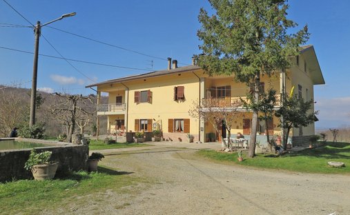 Land in Fivizzano, Tuscany, Italy 1