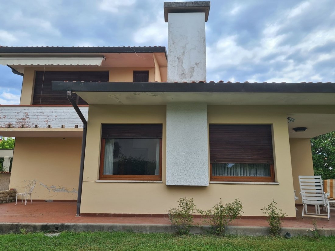 Villa in Pietrasanta, Tuscany, Italy 2 - 15907515