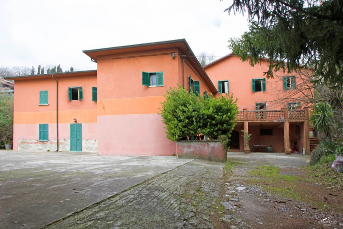 House in Licciana Nardi, Tuscany, Italy 1 - 15908092
