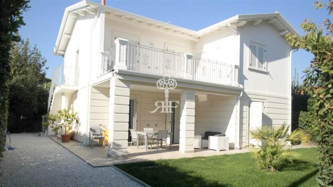 Villa in Center, Forte dei Marmi, Tuscany 1 - 15907643