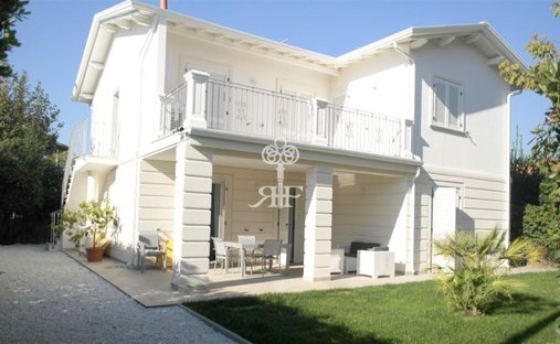 Villa in Center, Forte dei Marmi, Tuscany 1