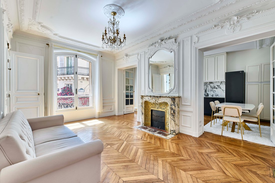 Apartment in Saint Philippe du Roule, Paris 8e Arrondissement, Paris 4 - 15908395