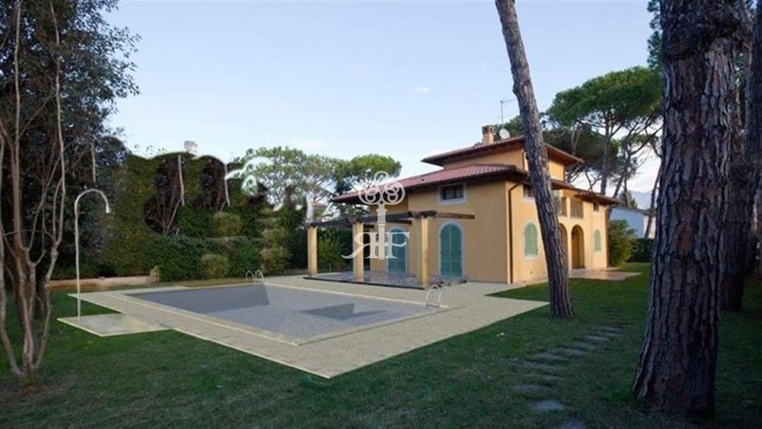 Villa in Center, Forte dei Marmi, Tuscany 1 - 15908377