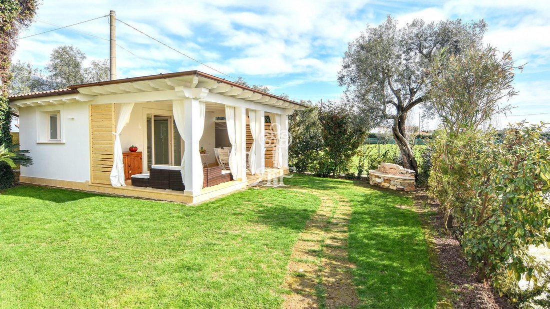 Villa in Pietrasanta, Tuscany, Italy 2 - 15907841
