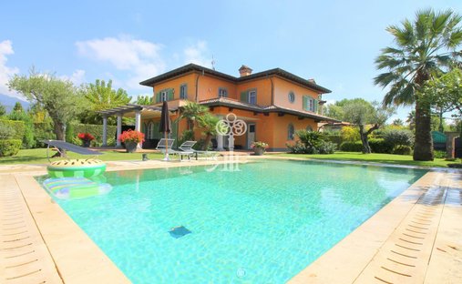Villa in Center, Forte dei Marmi, Tuscany 1