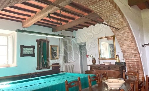 Castle for Sale in Cetona, Tuscany, Italy