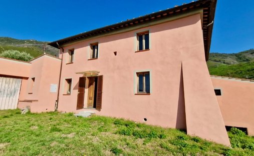 Country House in Calci, Tuscany, Italy 1