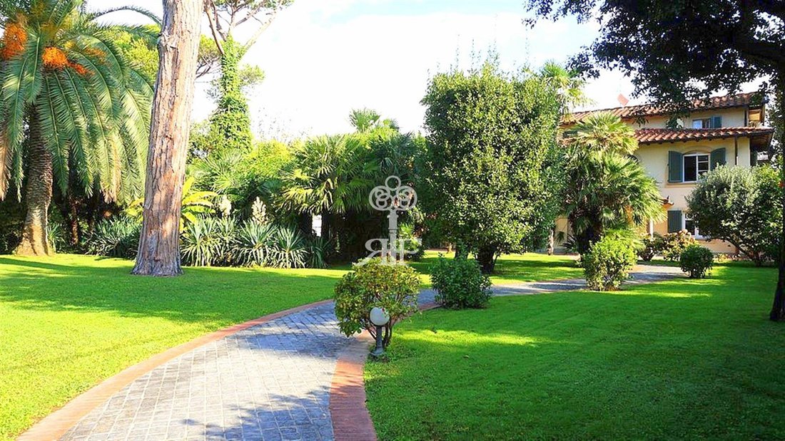 Villa in Center, Forte dei Marmi, Tuscany 2 - 15907898