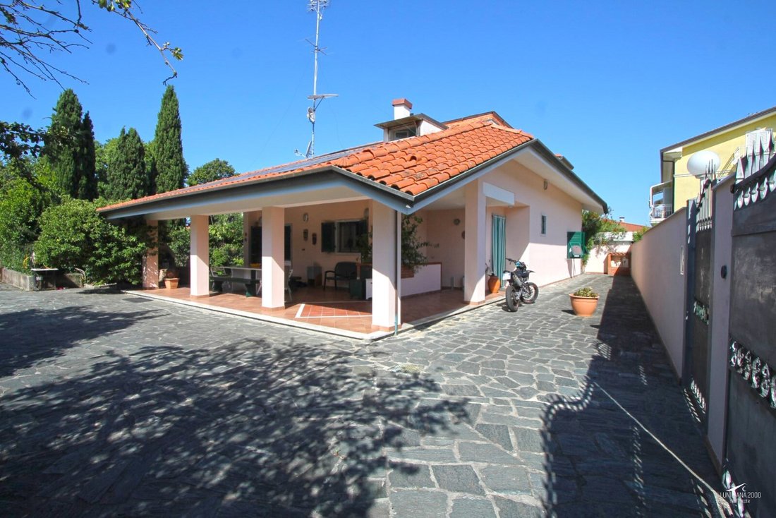 House in Center, Marina di Carrara, Tuscany 1 - 15907948