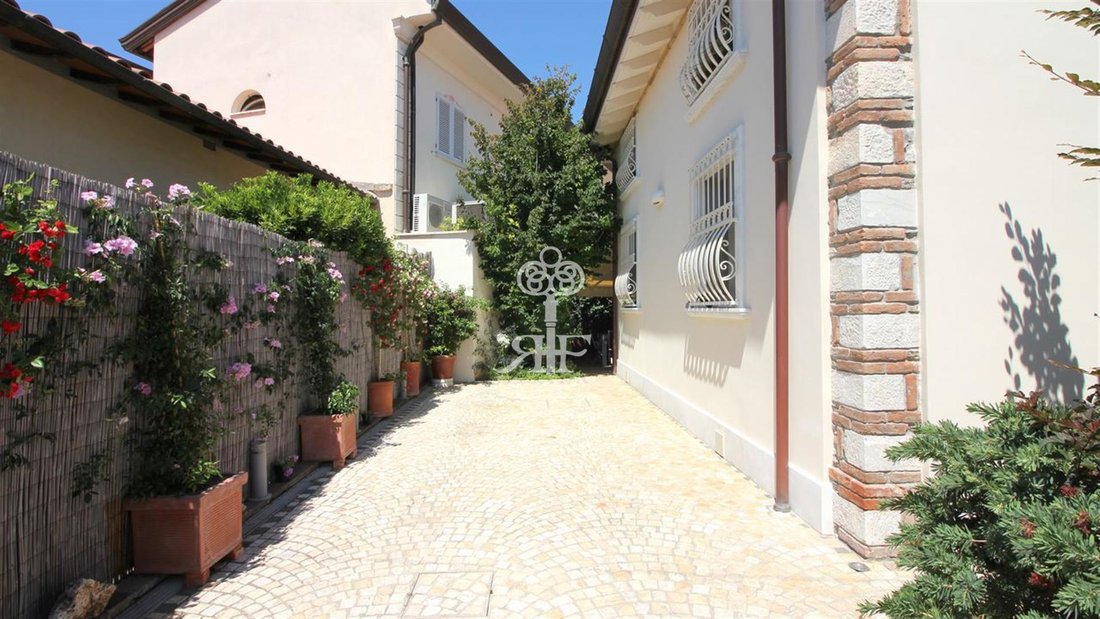 Villa in Center, Forte dei Marmi, Tuscany 1 - 15907940